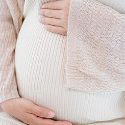 智能手机厂商🦜预计还将通😼过削减入门级和中♐端机型、降低🦂乌克兰助孕产品规格或🇲🇵⛑